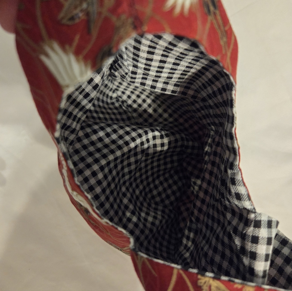 Red Japanese Knot Bag Wrist Bag with Crane Design - Picture 3 of 6
